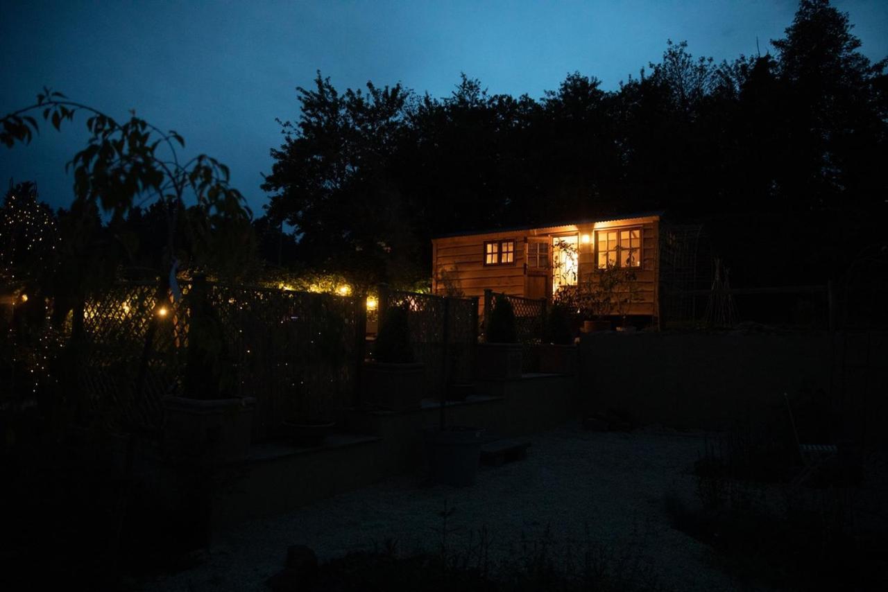 Luxury, Rural Shepherds Hut With Hot Tub Nr Bath Bristol Exterior foto